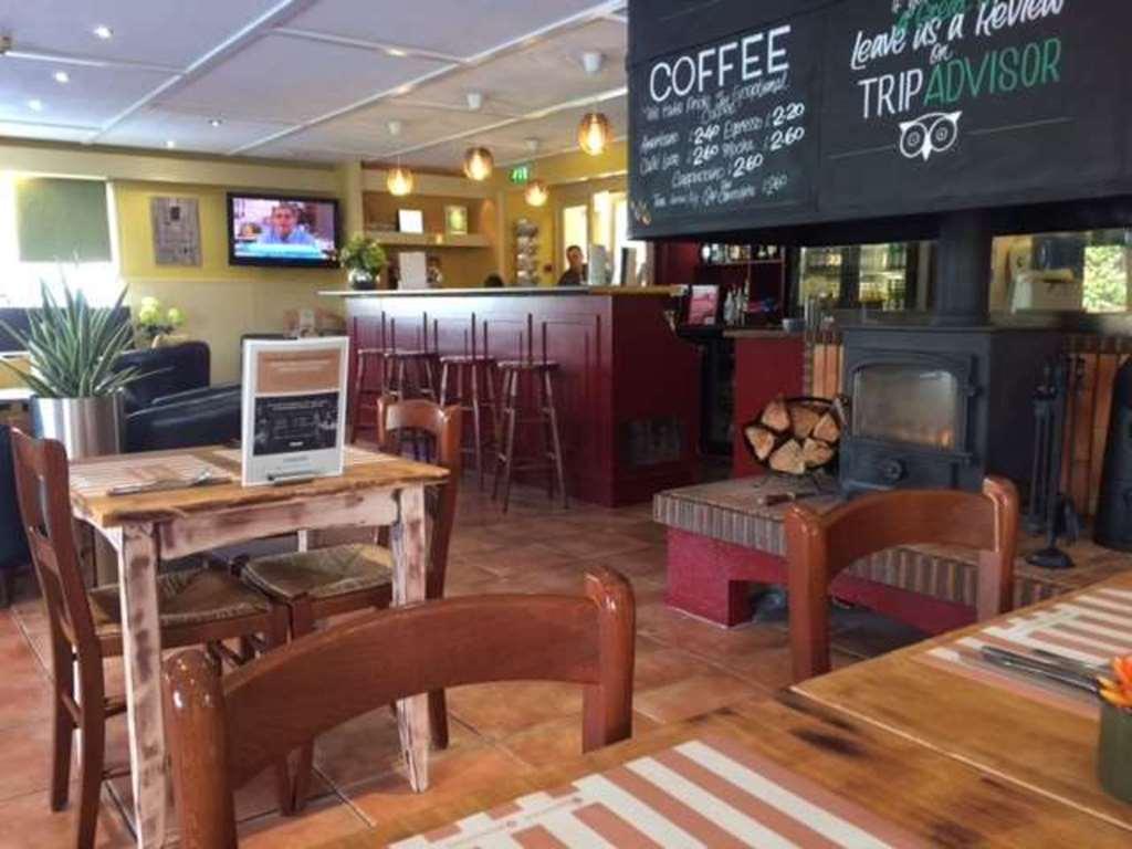 Campanile Hotel Wakefield Restaurant foto