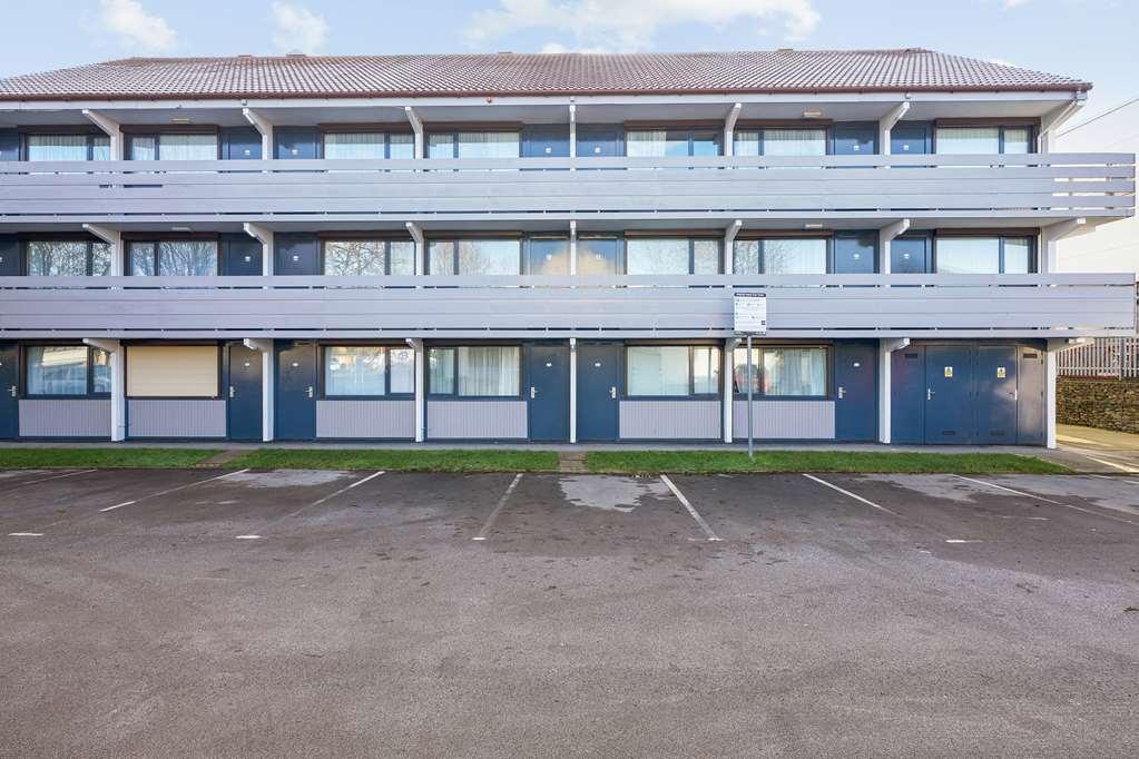 Campanile Hotel Wakefield Buitenkant foto