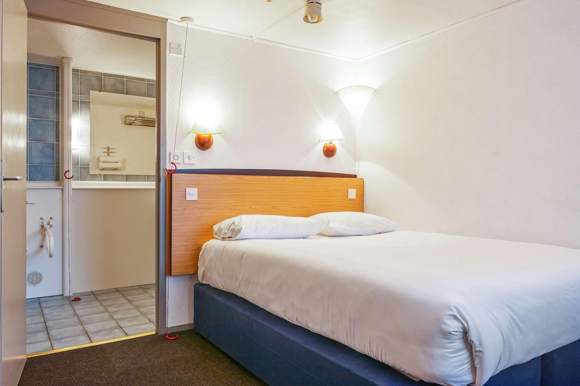 Campanile Hotel Wakefield Buitenkant foto