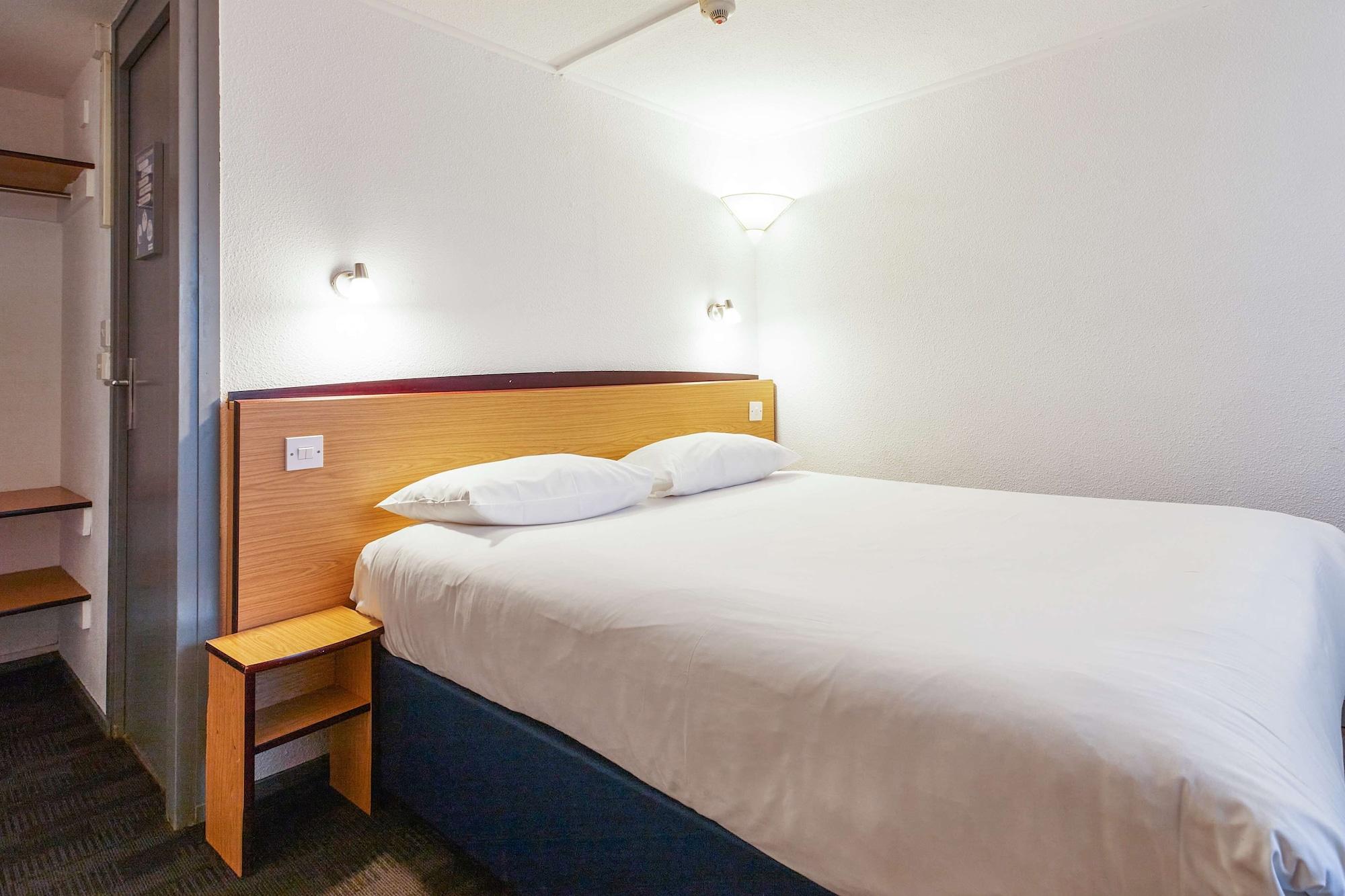 Campanile Hotel Wakefield Buitenkant foto