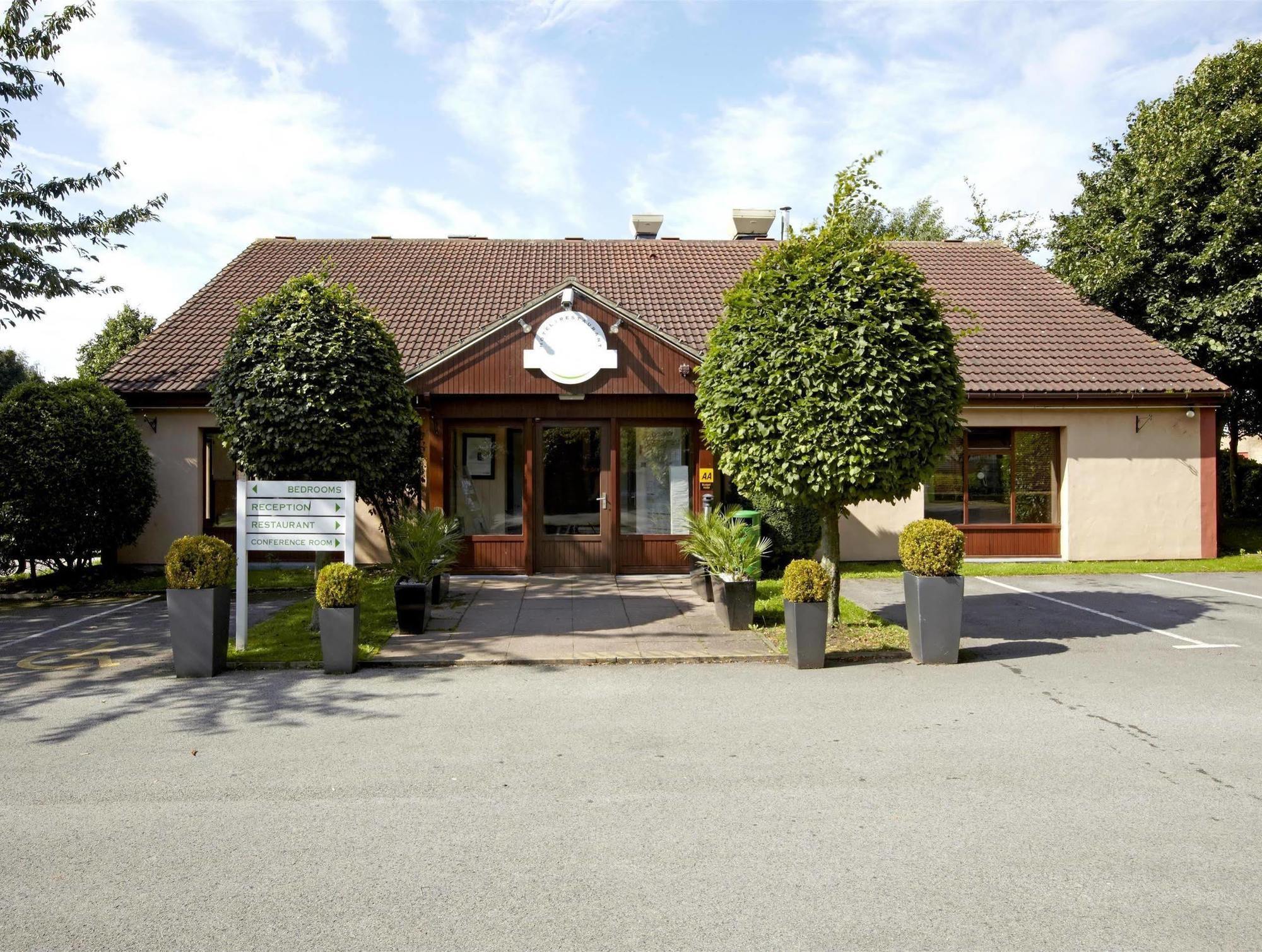 Campanile Hotel Wakefield Buitenkant foto