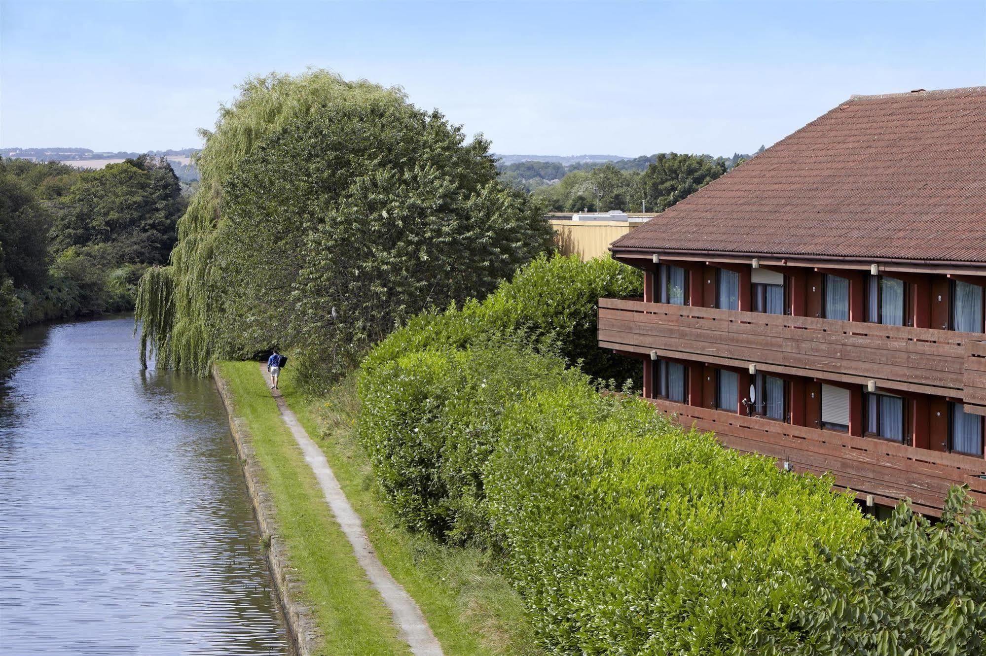 Campanile Hotel Wakefield Buitenkant foto