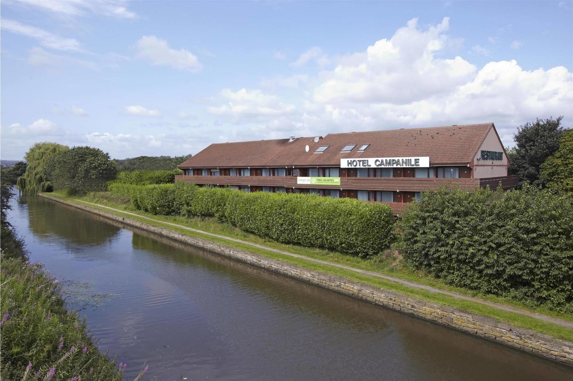 Campanile Hotel Wakefield Buitenkant foto